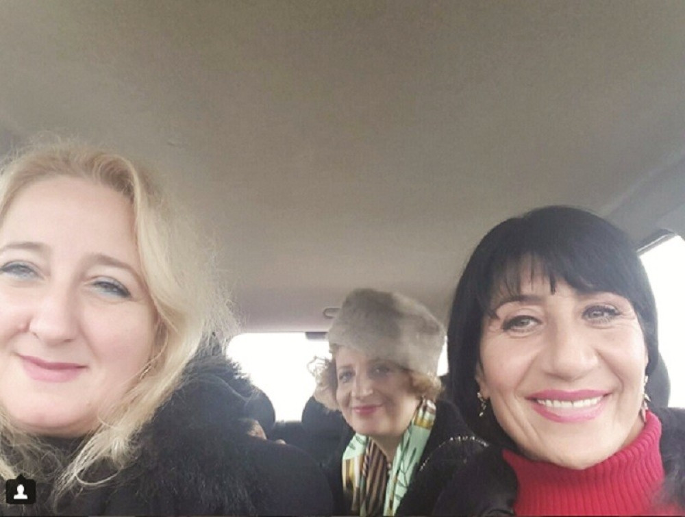 Isidoru na terapije vozi sestra Maja (FOTO)