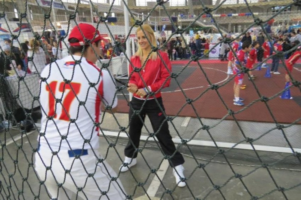 Milica zna da udari!