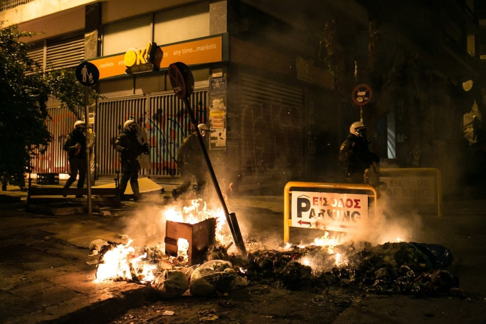 Portugalac povređen u sukobima u Atini!