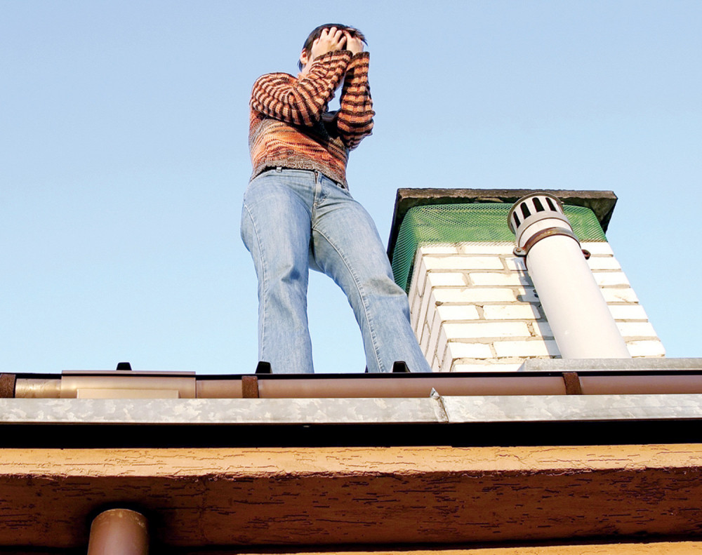 Žena htela da se baci sa petog sprata!