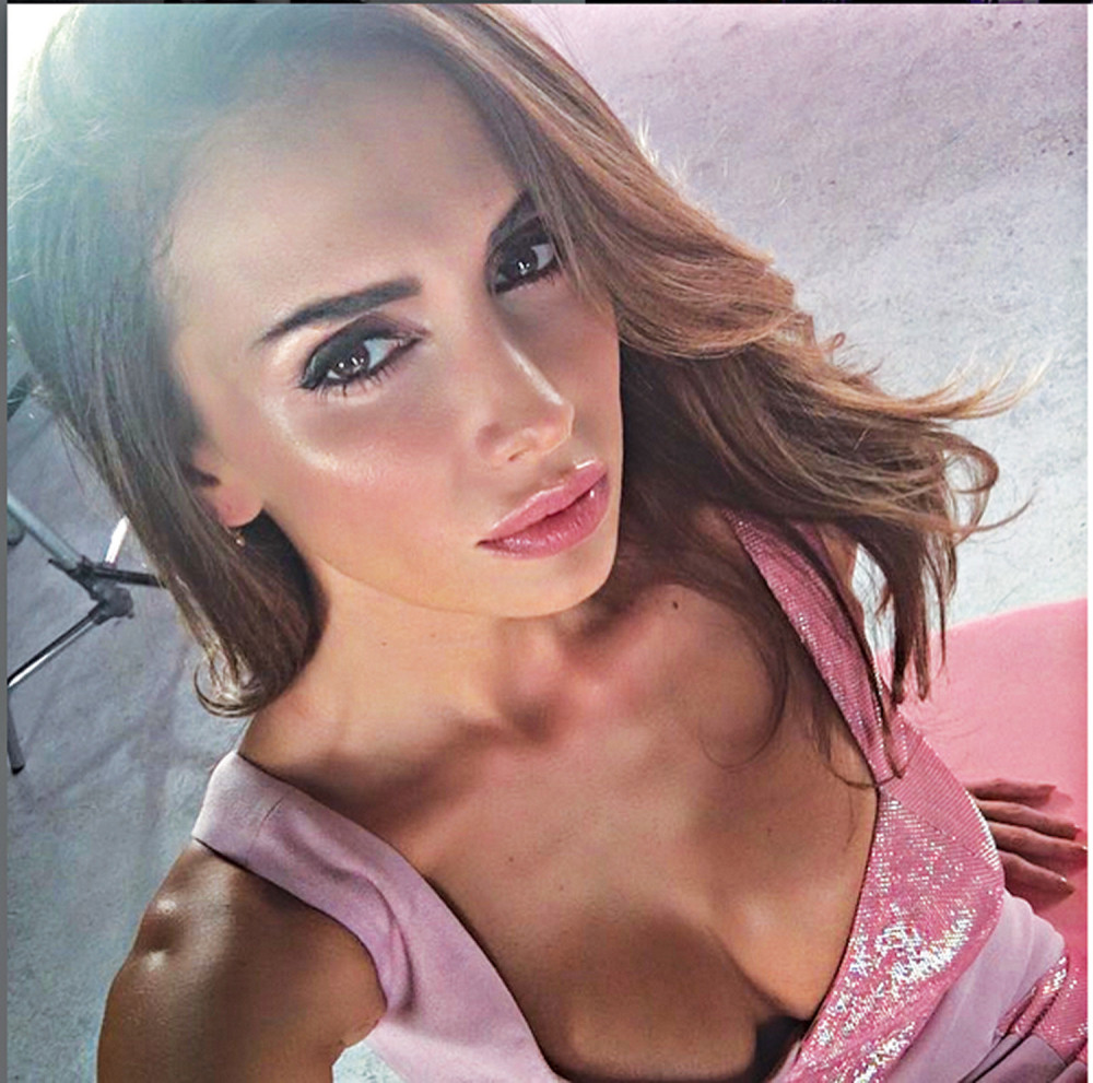 Emina Jahović pre operacija (FOTO)