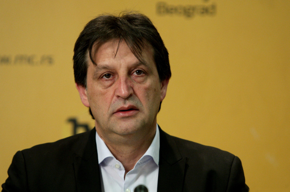 Direktori mole Vučića da ne smenjuje Gašića!