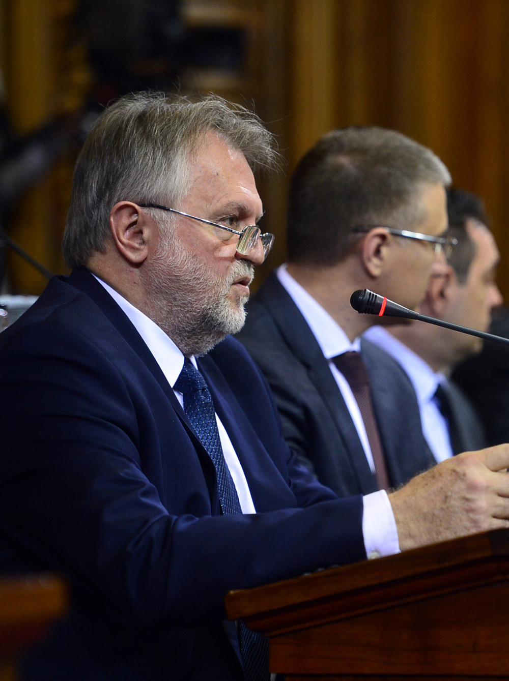 Vujović Šutanovcu: Hoćeš seminar iz budžeta?