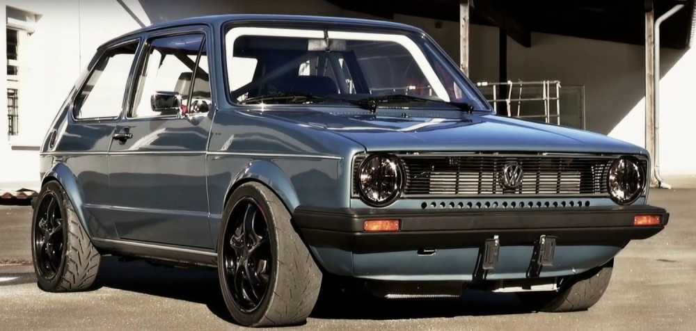 Vezali čoveka kablom, ukrali golfa, pa se skucali!