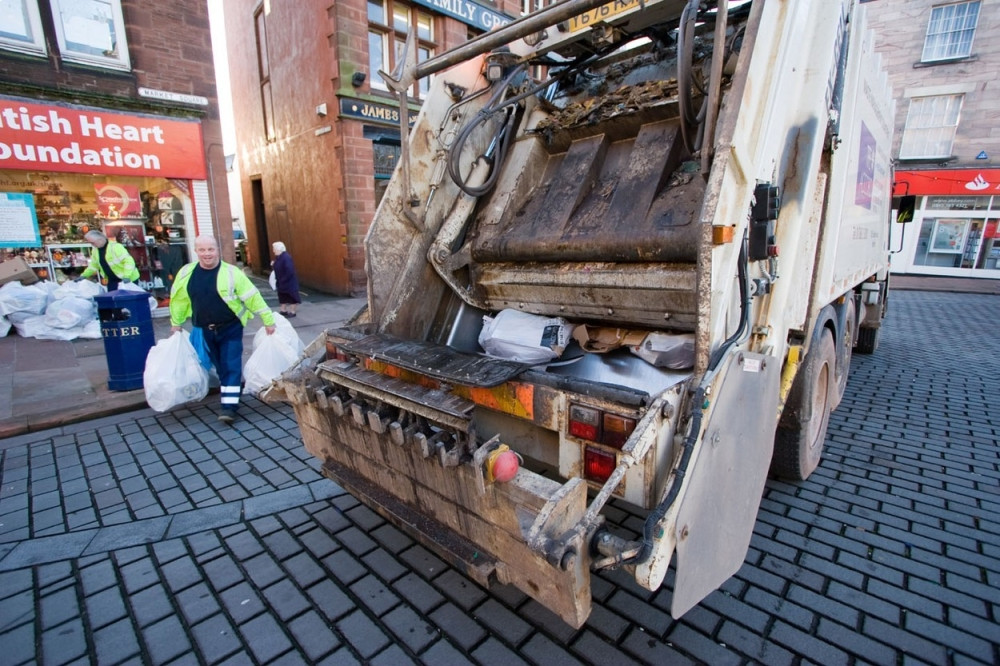 Beskućnik preživeo mlevenje u đubretarskom kamionu!