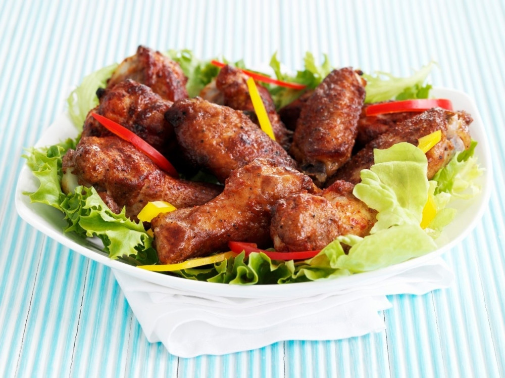 Ojadili firmu pilećim krilcima!