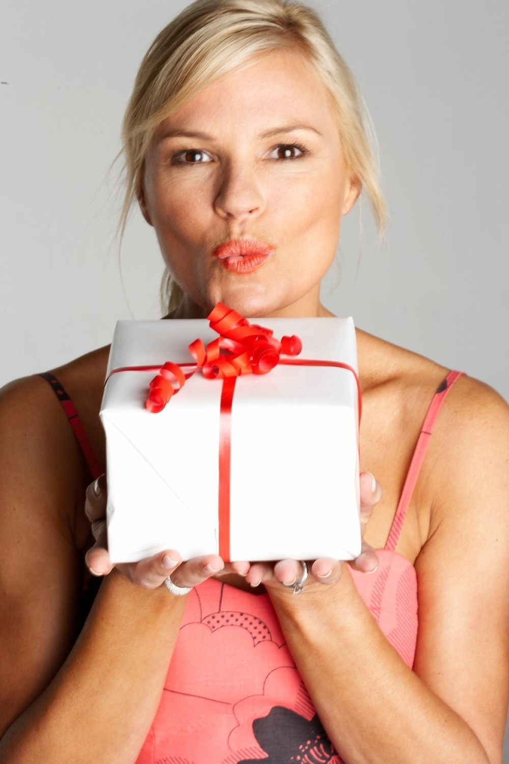 Evo kako da uvijete poklon! (VIDEO)