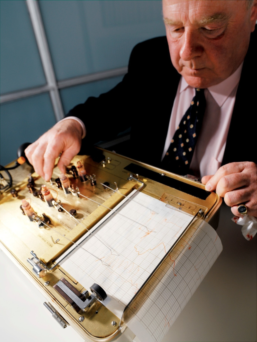 Morao na poligraf da bi dokazao vernost stranci!