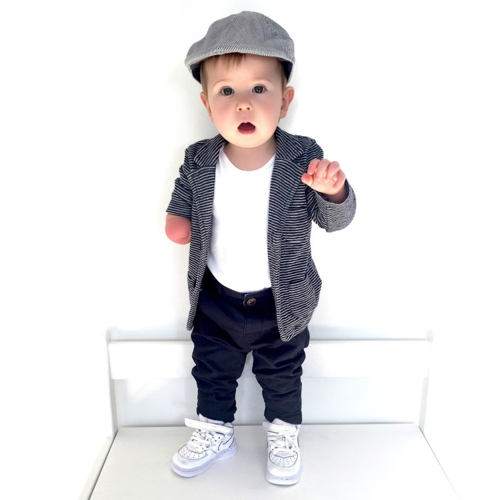 Dečak s jednom rukom je modna ikona Instagrama! (FOTO+VIDEO)