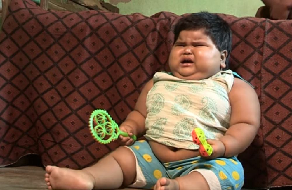 Umrla im gojazna ćerka, a sada imaju bebu od 24 kilograma (VIDEO)