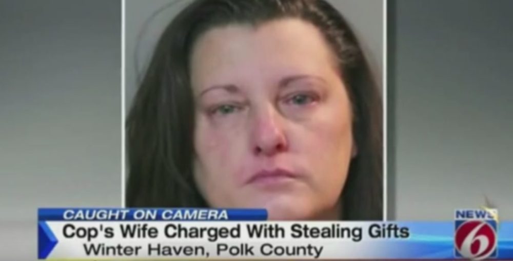 Žena policajca krala iz kuće drugog policajca! (VIDEO)