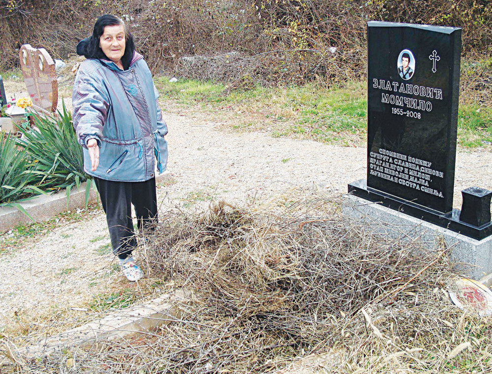 Ukrali mermernu ploču sa groba!