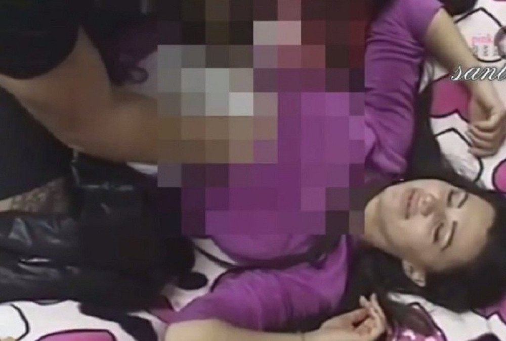 Kristijan masira Stanijine grudi: Ne mogu dobro da ih uhvatim (VIDEO)