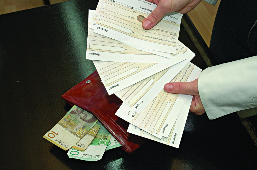 Prepolovljeno plaćanje čekovima!