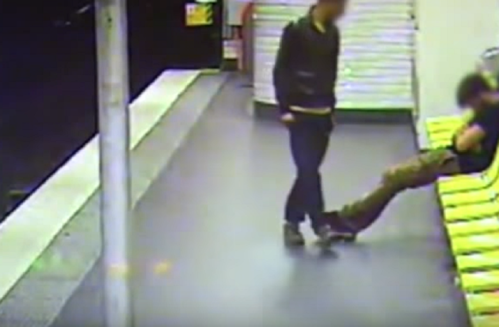 Opljačkao mladića, pa mu spasao život! (VIDEO)