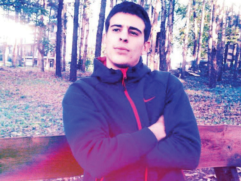 Erin unuk skinuo transvestita! Uhvatio je za grudi pa počeo da meša! (FOTO)