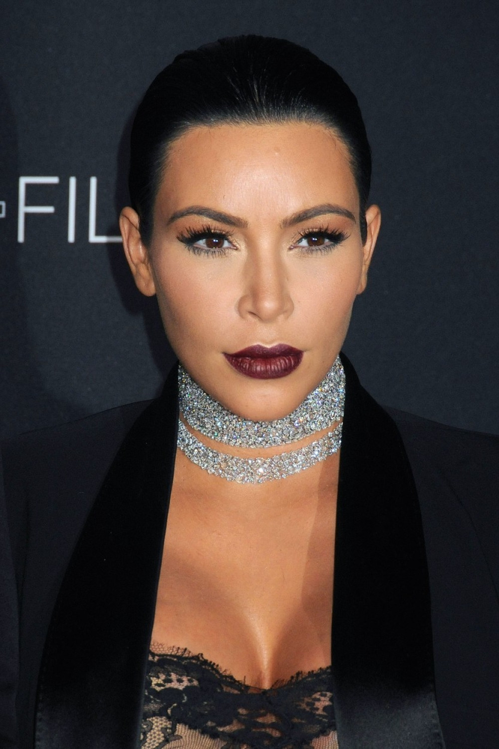 Kim Kardašijan nam otkriva njenu TAJNU savršene šminke koja je uvek BESPREKORNA!