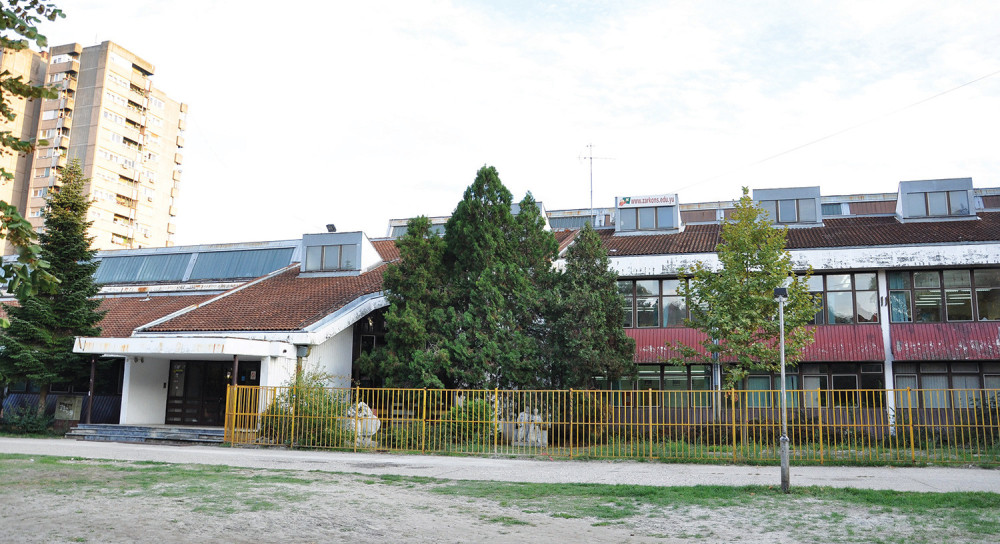 Osnovcima prodaju knjigu u kojoj žene zovu kučkama