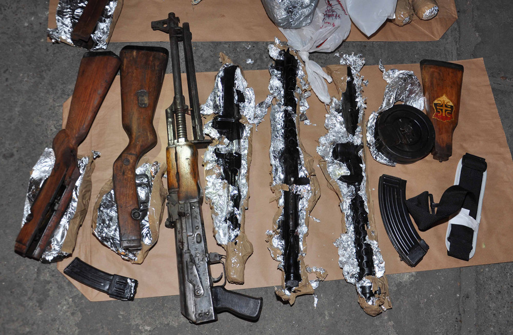 Crnogorac hteo da prošvercuje oružje za napad u Parizu