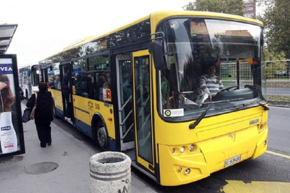 Žena posetila nadrilekara, pa kolabirala u autobusu na liniji 20! Krv liptala na sve strane, kada su stigli lekari - imali su šta da vide!