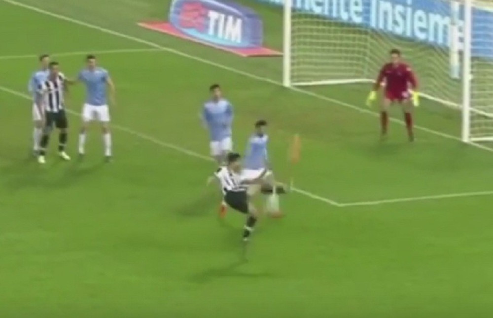 Velemajstorski gol Udinezeovog Grka! (VIDEO)