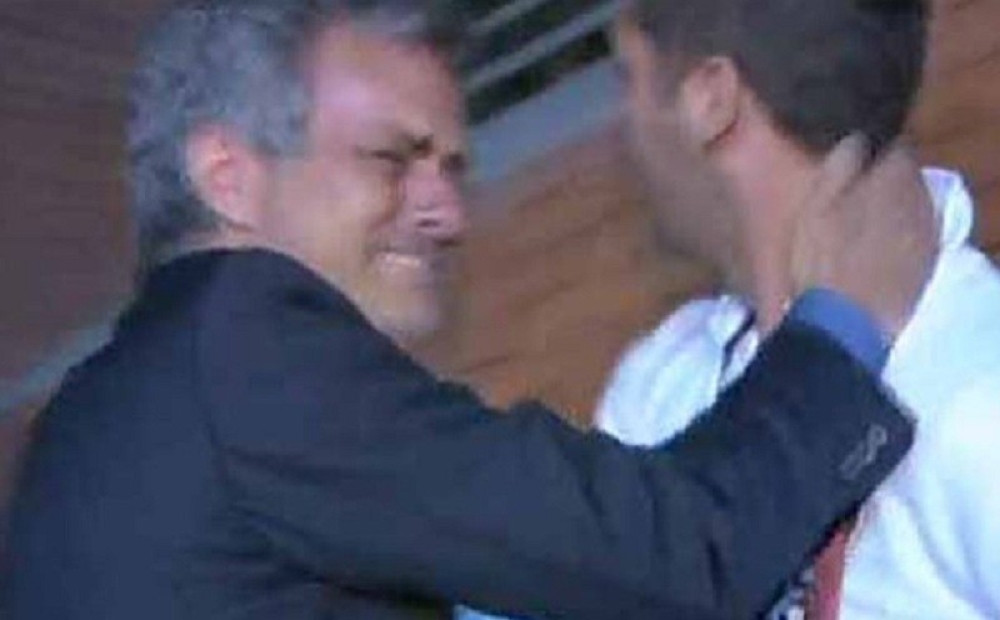 Ovako Murinjo plače na rastanku (VIDEO)