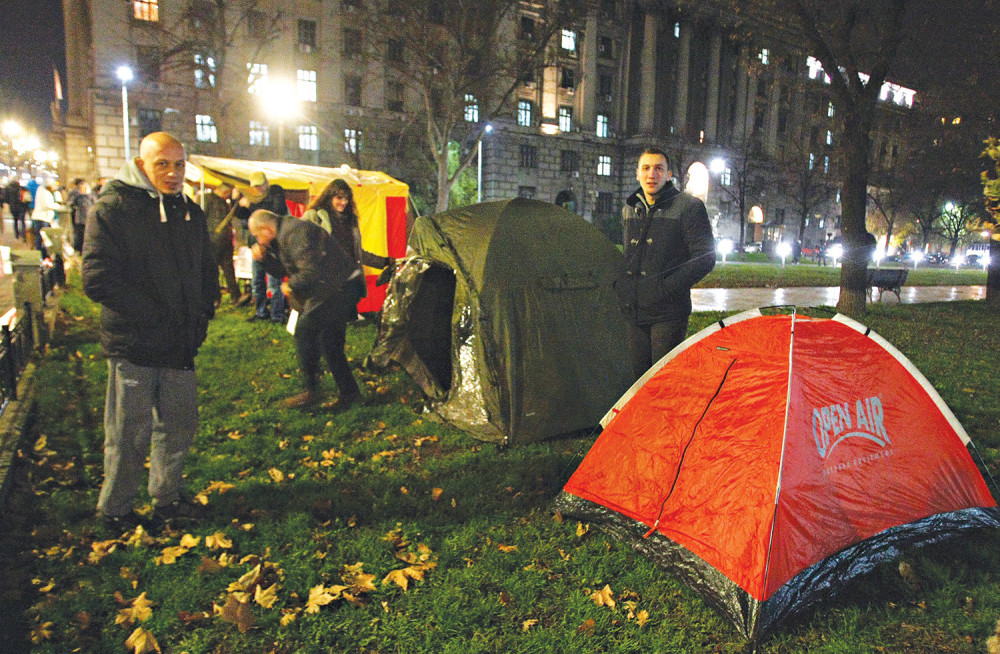 Porodicu izbacuju na ulicu zbog dve rate u švajcarcima!