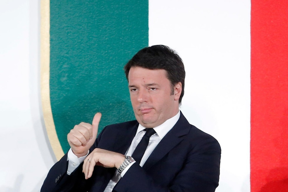 Bivši premijer se bacio na pice i trijatlon