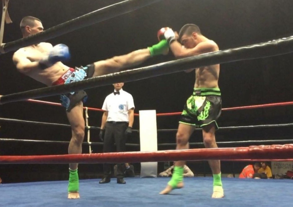 Kik bokseri treniraju u mraku i bez vode!