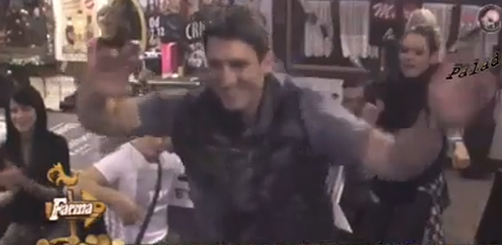 Ovako Kristijan pokušava da peva! (VIDEO)