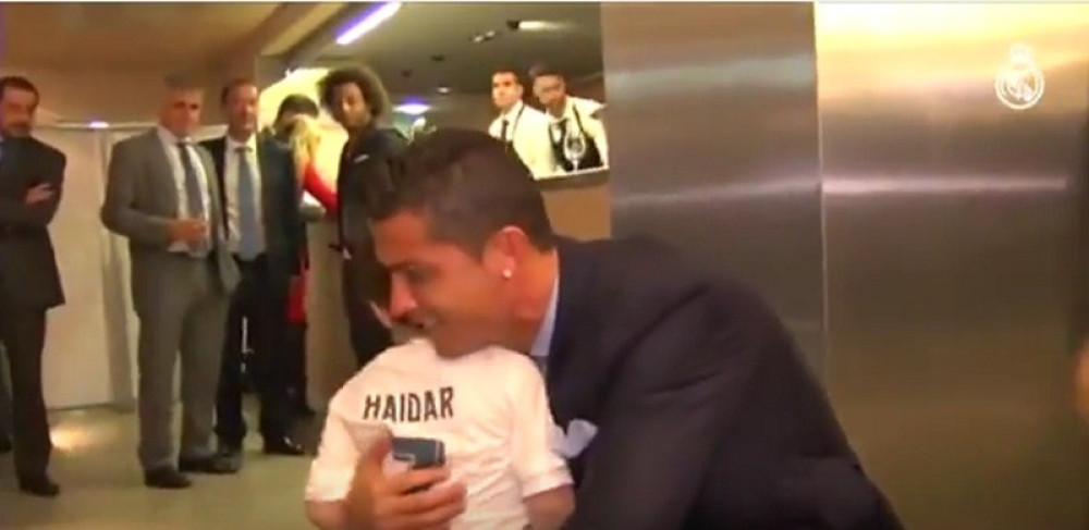 Ronaldo ispunio san siročetu (VIDEO)