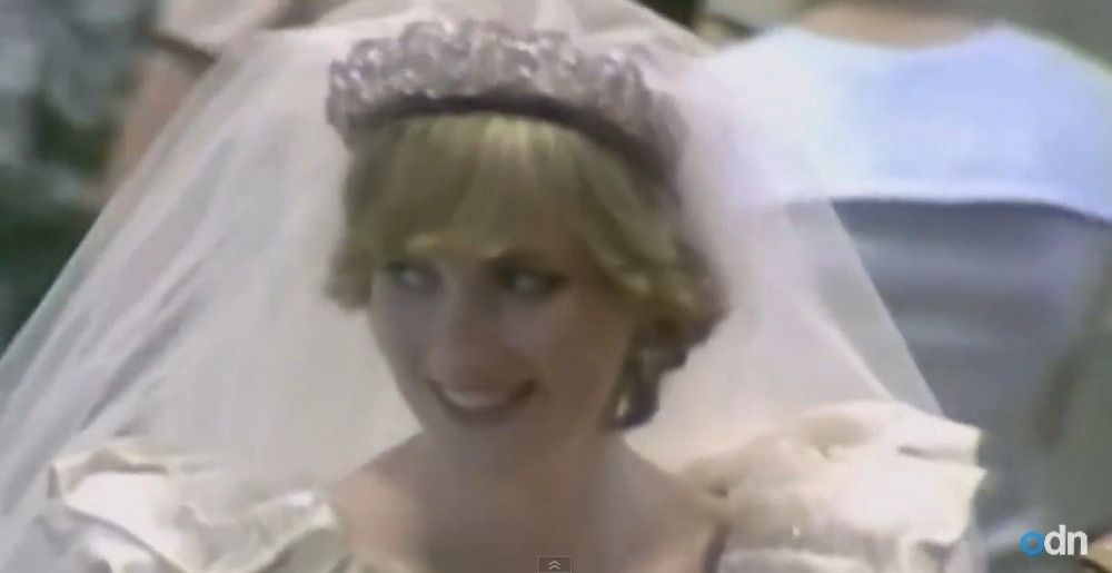 Svadbena torta princeze Dajane na aukciji (VIDEO)