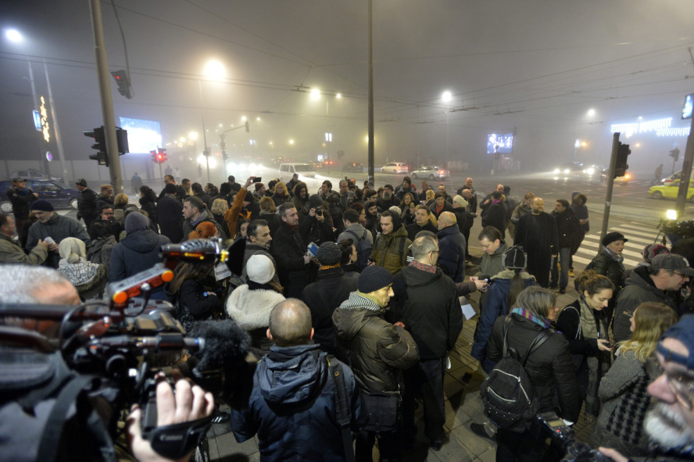 Protest "Novinari ne kleče" širom Srbije (FOTO)