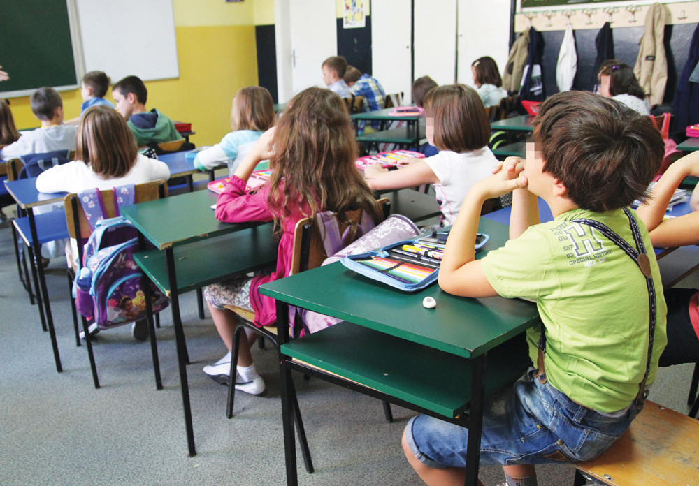 Građansko i veronauka lete iz škola!