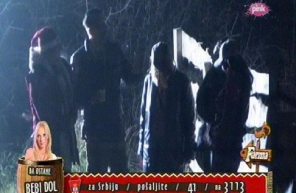 Jelena gasila sveće Staniji dok je učila!