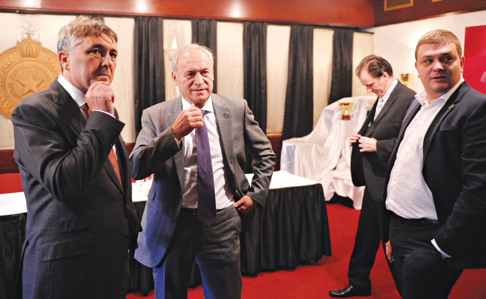 U Humskoj prave farsu!