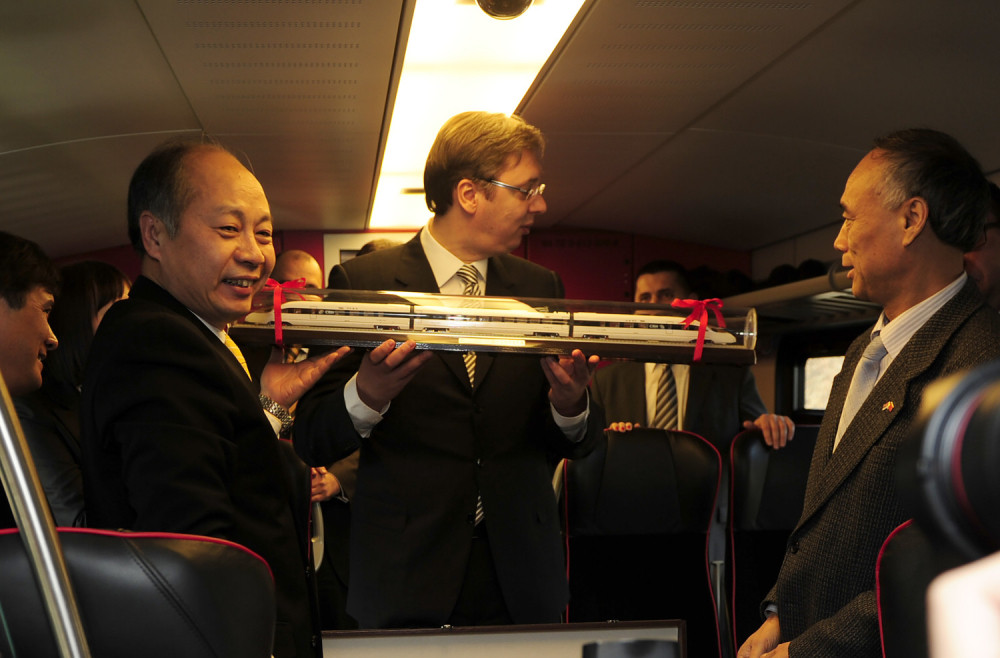 Vučić sa Kinezima, ali sad u srpskom vozu