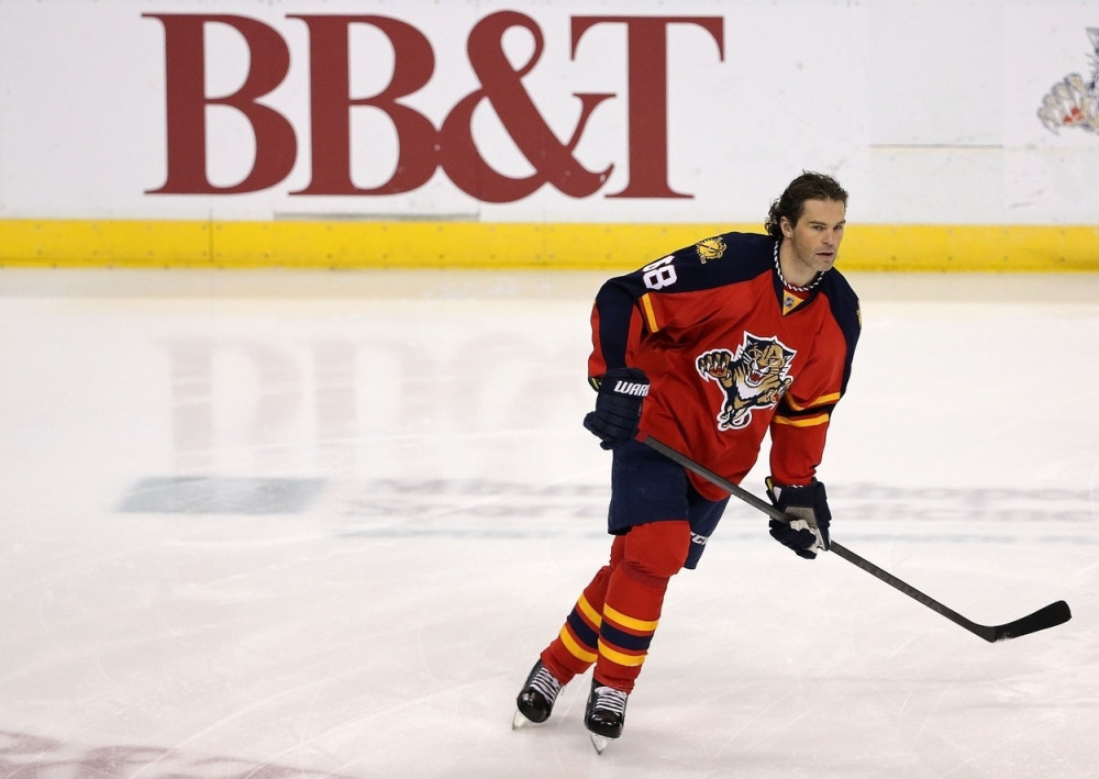 Hokejaš skupljao zube po ledu (VIDEO+FOTO)