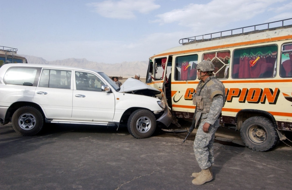 RAZNEO SE U PRESTONICI Devet ljudi poginulo u napadu bombaša samoubice