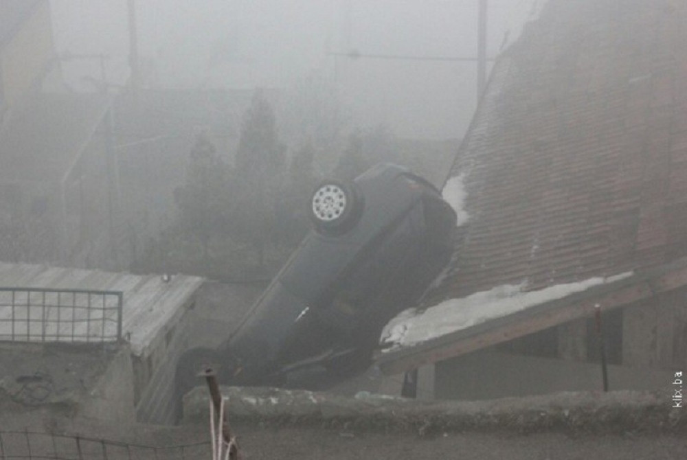 Autom sleteo na krov kuće