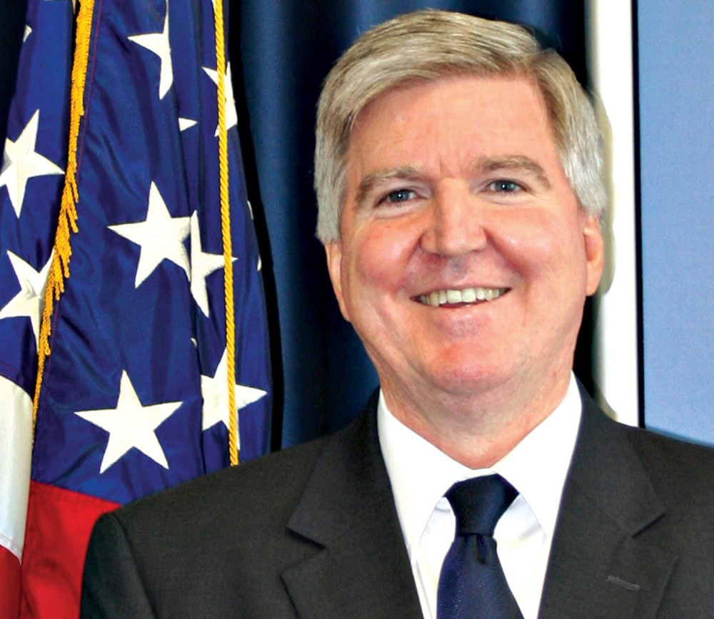 Skot: Tramp oprezan, bez promena u radu ambasade