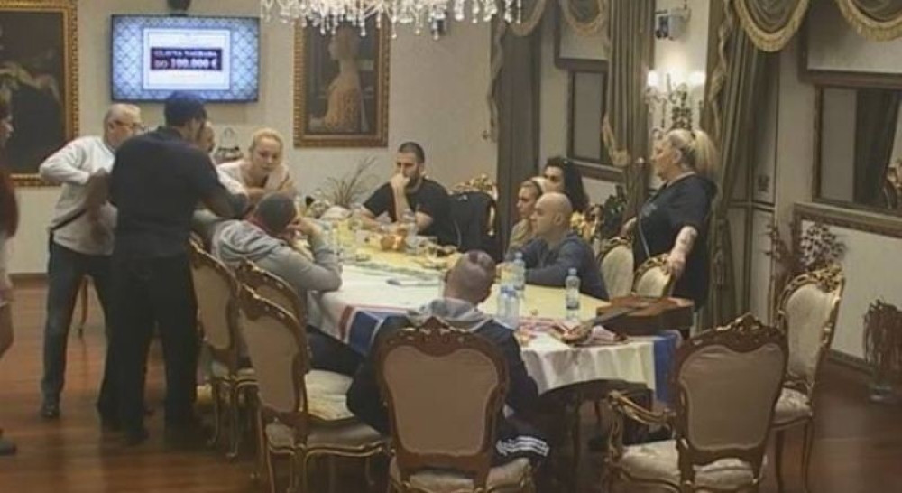 Slađa ispolivala Anđelu! (FOTO)