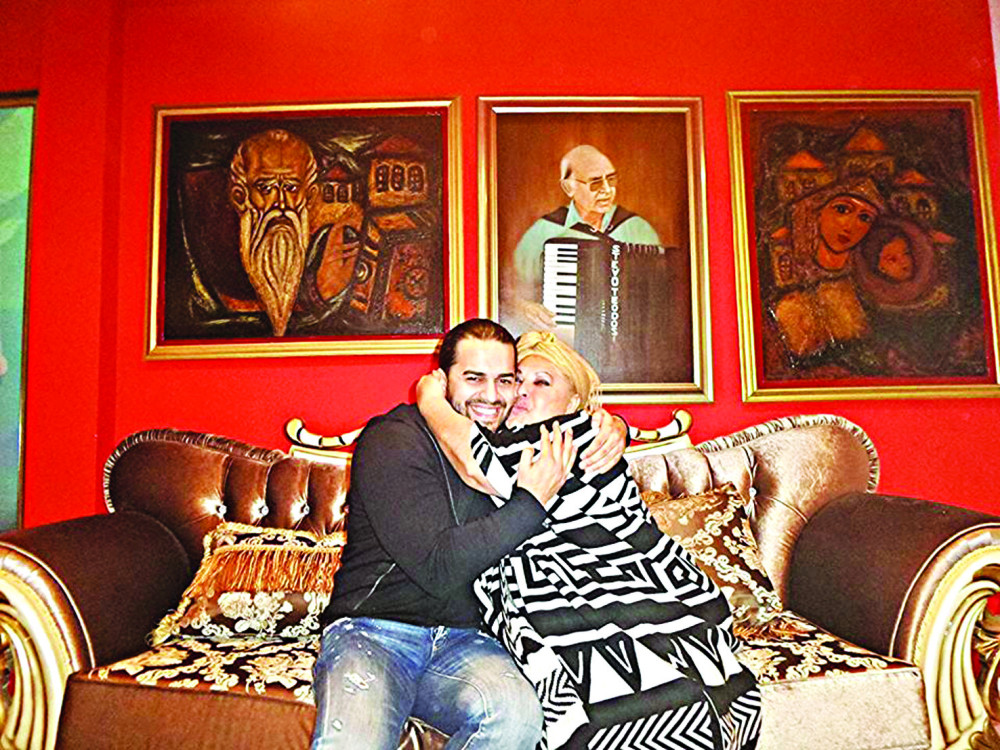 Adil odseo kod Esme Redžepove pred koncert