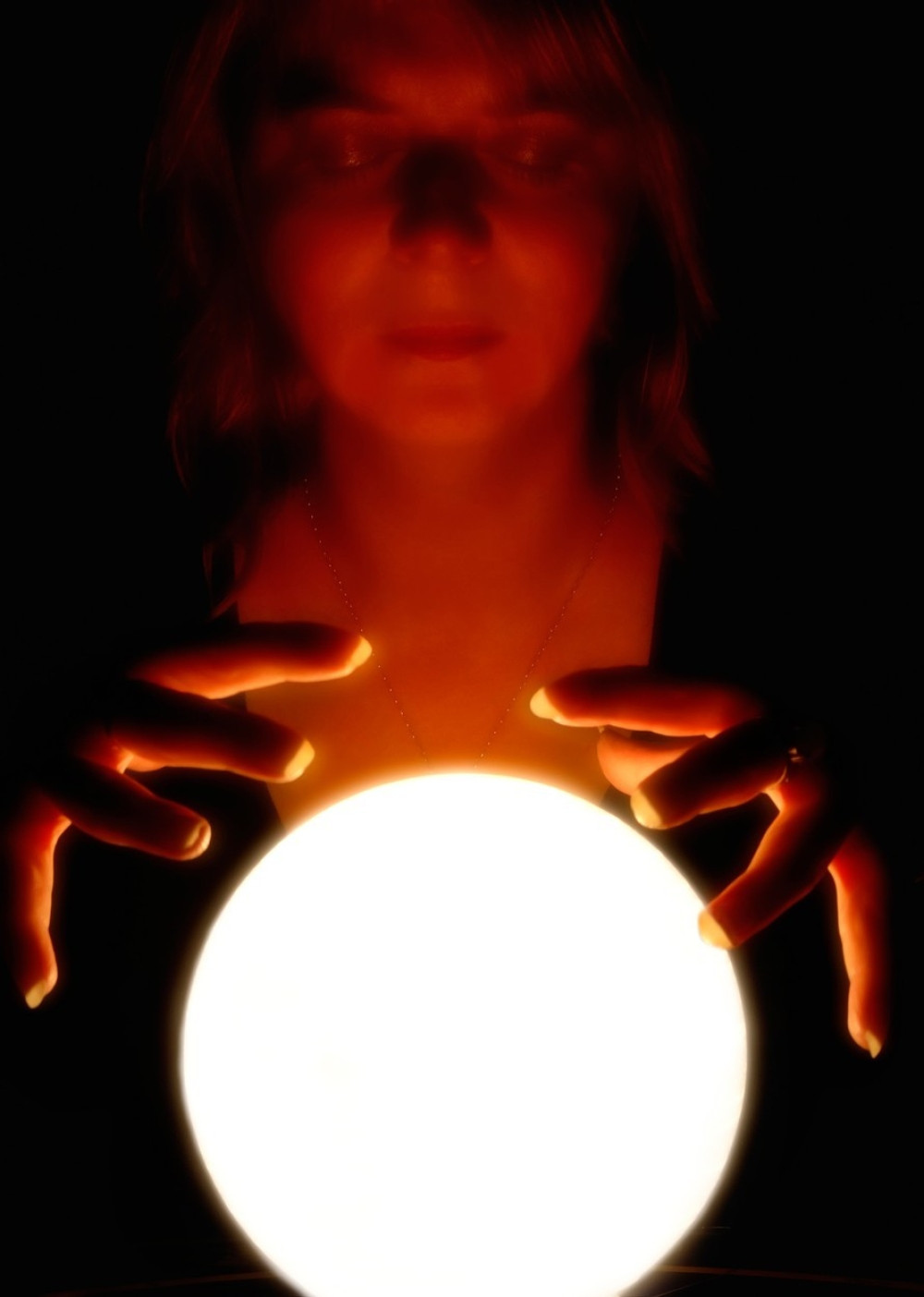 Hiljade ljudi čeka da ih izleči vidovita Marina