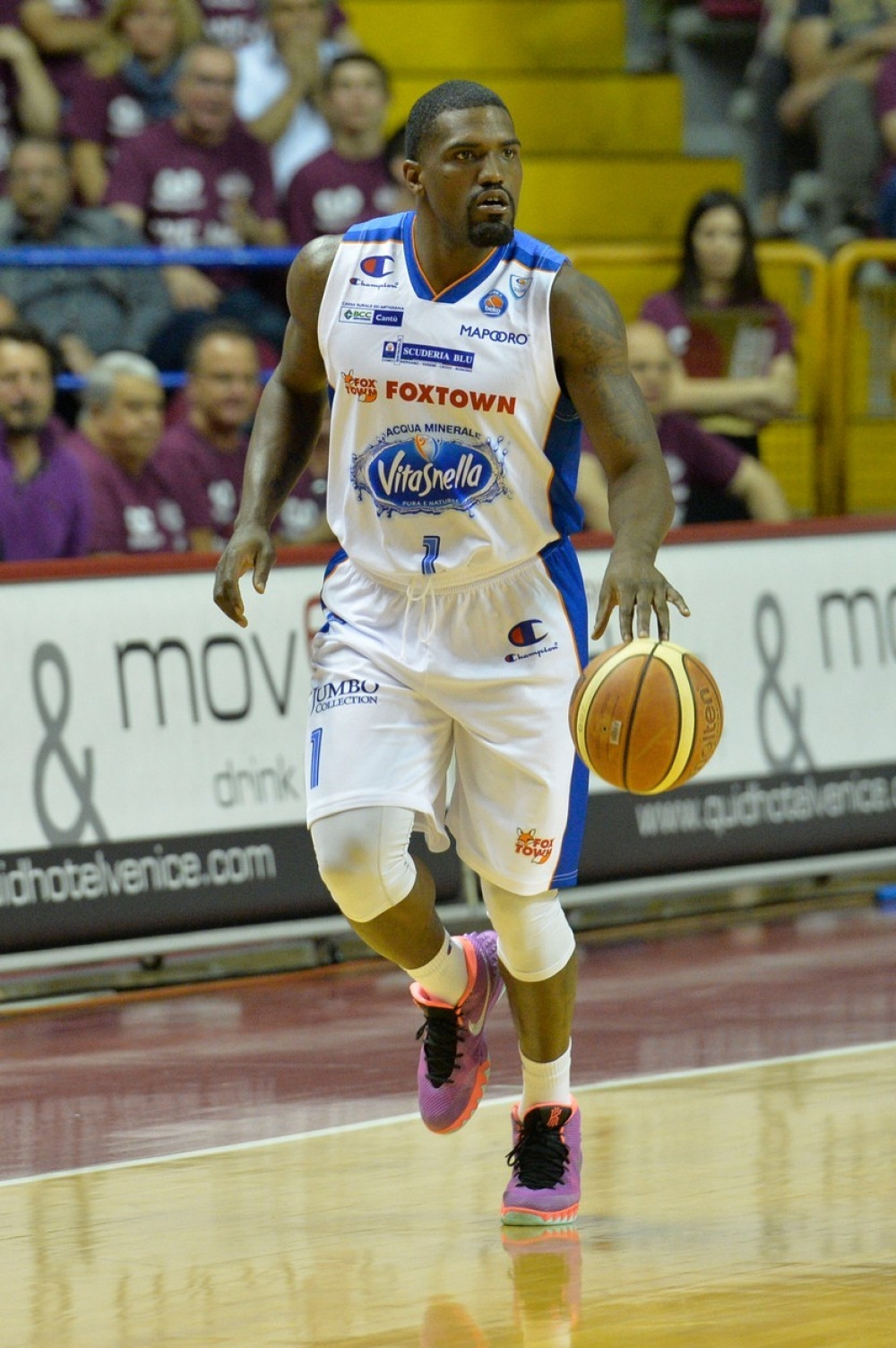 Stiže Darius Džonson Odom