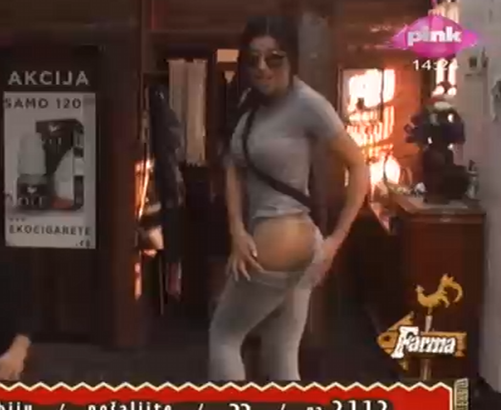 Stanija Golubovićevoj pokazivala guzu!