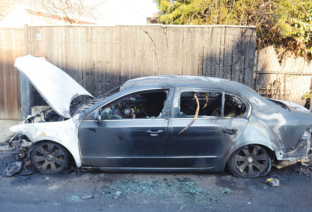 Podmetnut požar mogao da zapali kuće