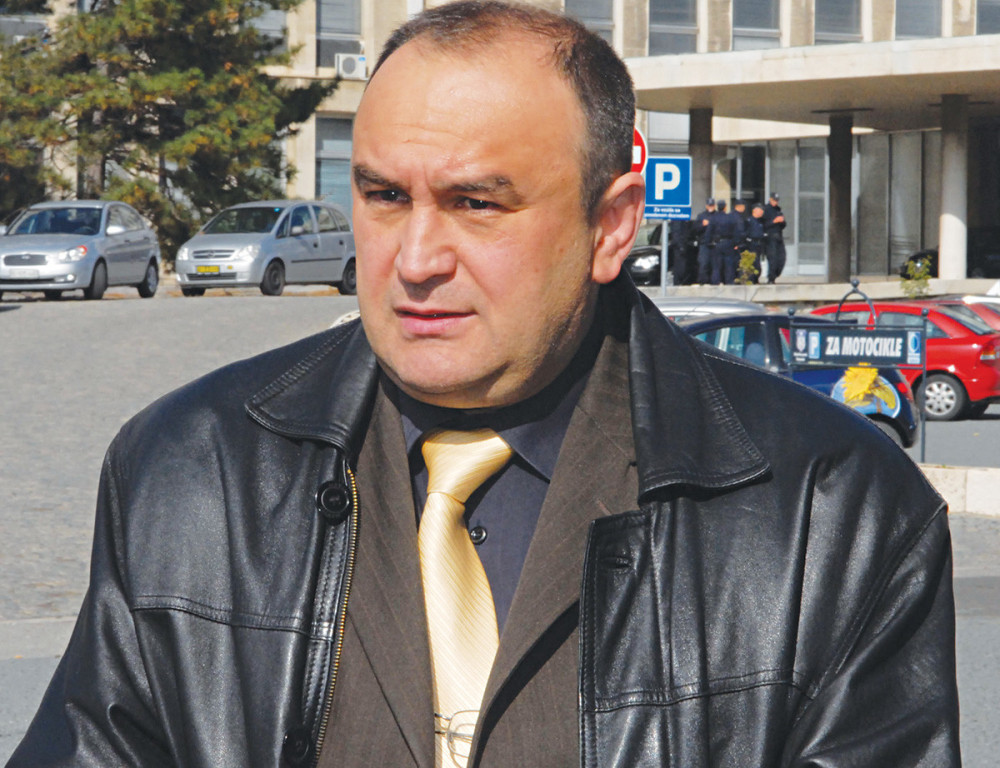 Vasiljeviću i pare i fotelja u Vladi!