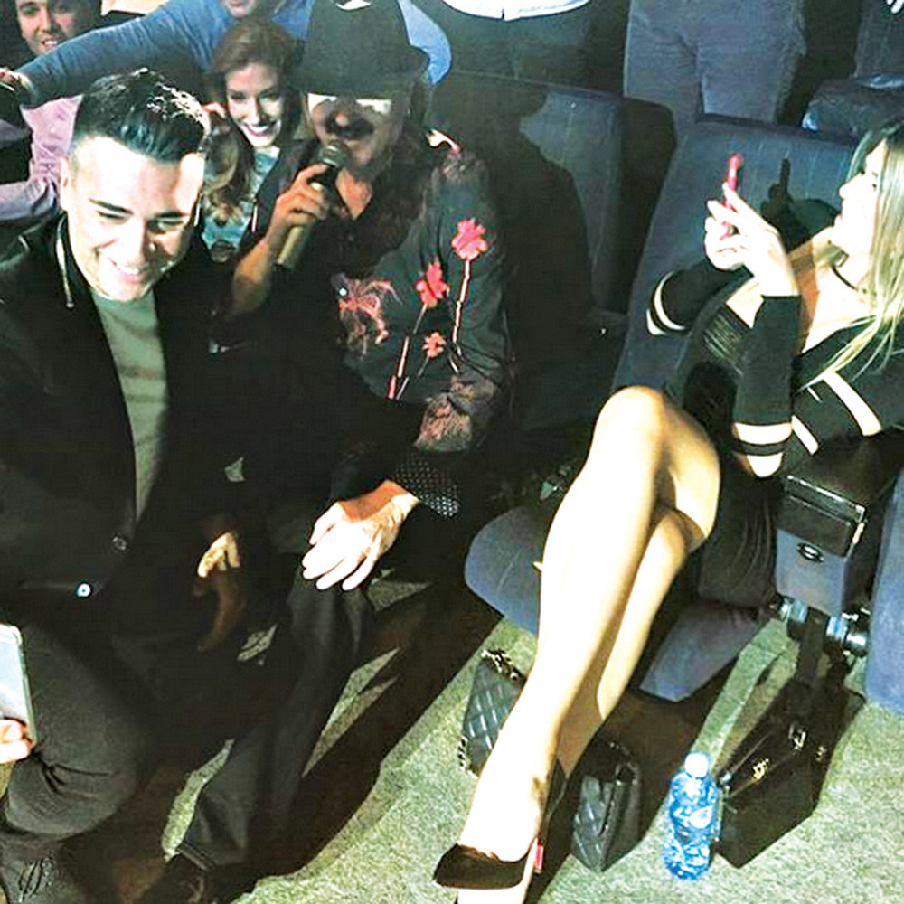 Haris pevao Melini na uvce!