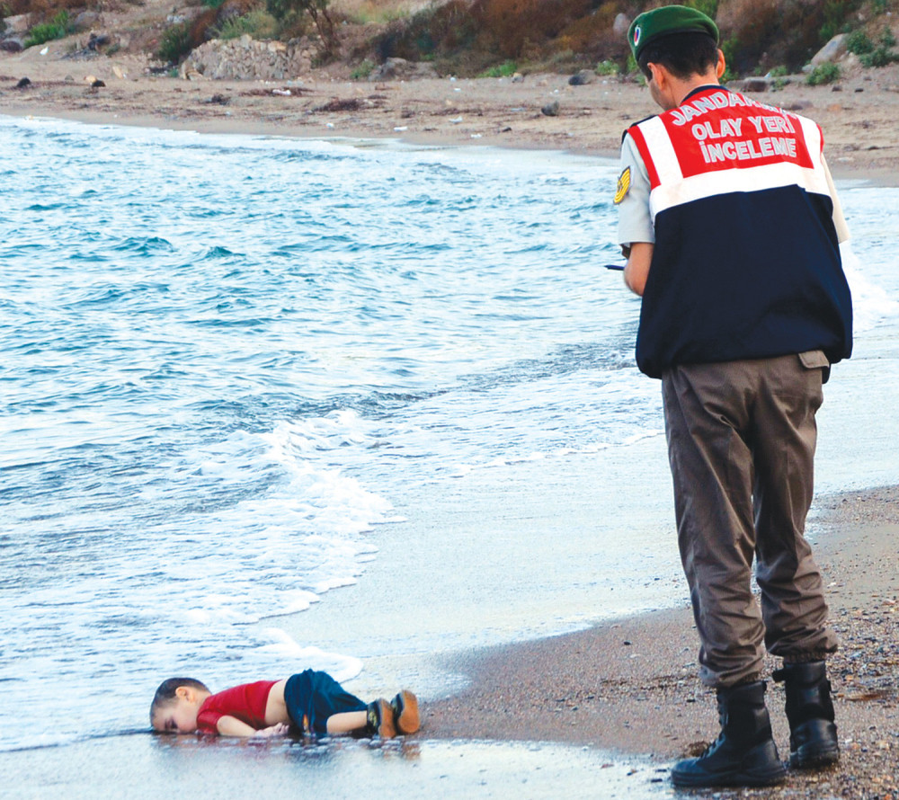 Oskrnavljen mural sa likom sirijskog dečaka Ajlana (FOTO+VIDEO)